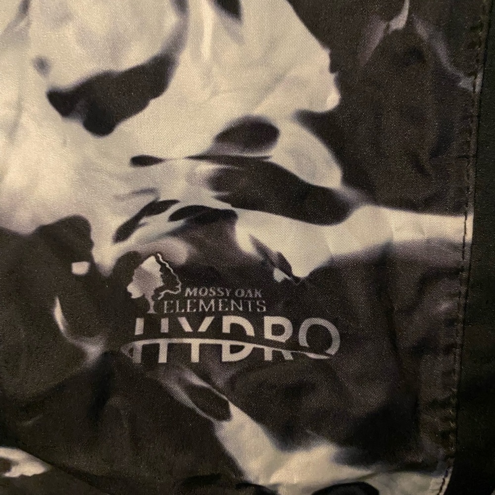 Huk Black and White Camo Raincoat (Mossy Oak Camo) - Picture 5 of 8